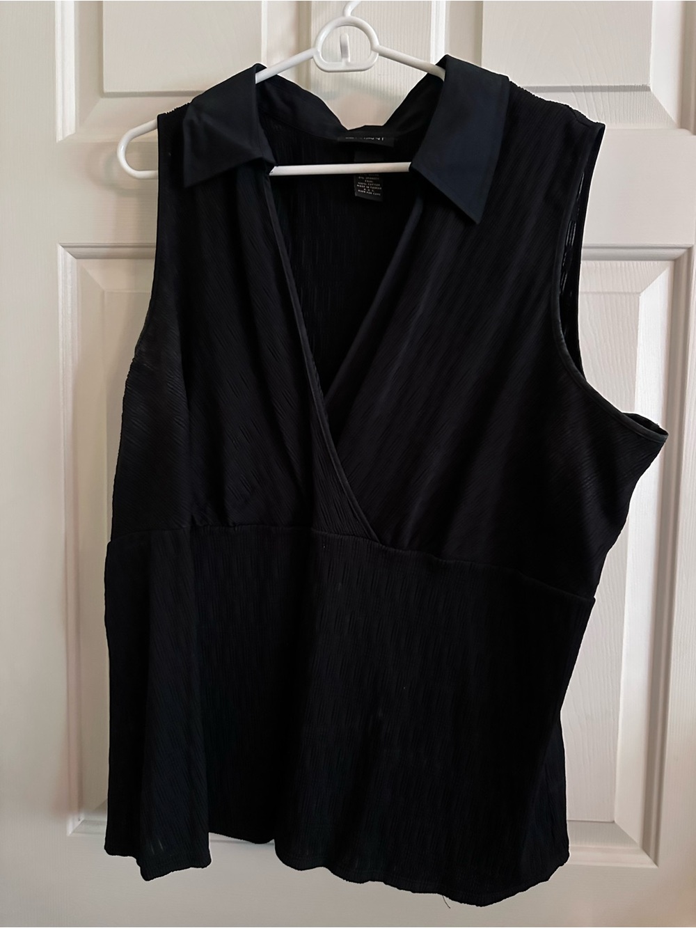 Lane Bryant Black Sleeveless V-Neck Collared Blouse
